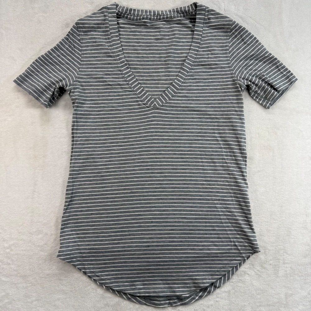 Lululemon Love Tee Striped V-Neck T-Shirt Casual Top Comfy Gray Size XXS